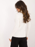 Eleganter ecru Pullover mit Rollkragen