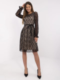 Elegantes ausgestelltes schwarzes Kleid