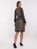 Elegantes ausgestelltes schwarzes Kleid