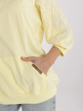 Stylische Bluse mit Stickerei in leuchtendem Gelb