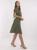 Einfaches khaki Kleid mit Kragen