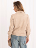 Beiger eleganter Pullover mit Kragen und Knöpfen