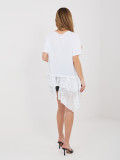 Weiße Baumwollbluse mit kurzen Ärmeln und Volant