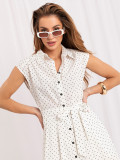 Weißes Midi-Kleid mit Kragen und Punkten