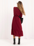 Bordeauxfarbenes Midi-Kleid mit Volant und V-Ausschnitt