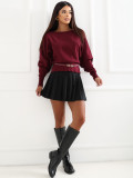 Eleganter bordeauxfarbener Pullover mit Gürtel