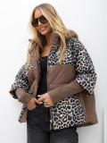 Braune Steppjacke mit Animal-Print und Kapuze