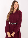 Bordeauxfarbenes Hemdblusenkleid in Midi-Länge mit Gürtel