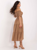 Elegantes ausgestelltes Kleid in Camel-Farbe