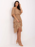 Elegantes ausgestelltes Kleid in Camel-Farbe