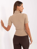 Eleganter brauner Pullover mit Rollkragen