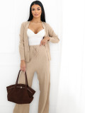 Braunes Strickset mit weitem Bein