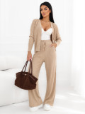 Braunes Strickset mit weitem Bein