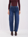 Dunkelblaue Mom Jeans mit hohem Bund