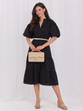 Schwarzes ausgestelltes Midi-Kleid mit Gürtel und Volant