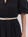 Schwarzes ausgestelltes Midi-Kleid mit Gürtel und Volant