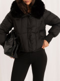 Schwarze gesteppte Winterjacke mit Stehkragen