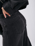 Schwarze Mom Jeans mit hohem Bund