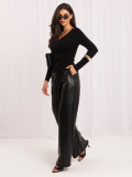 Eleganter schwarzer Pullover mit Wickelausschnitt