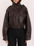 Kurze braune Kunstlederjacke mit Stehkragen