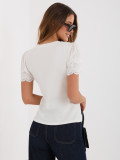 Bluse mit Spitze und kurzen Ärmeln in Ecru