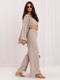 Beiges Set mit Top, Hemd und Hose