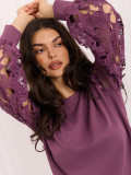 Elegante violette Bluse mit Spitze und Puffärmeln