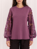 Elegante violette Bluse mit Spitze und Puffärmeln