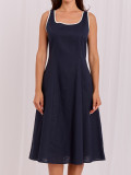 Sommerliches Midi-Kleid mit ausgestelltem Schnitt und eckigem Ausschnitt