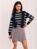 Gestreifter blauer Pullover mit Rundhalsausschnitt