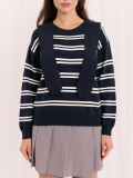 Gestreifter blauer Pullover mit Rundhalsausschnitt
