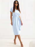 Hellblaues Midi-Kleid mit Gürtel
