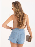 Jeansshorts in Hellblau mit Gürtel