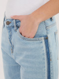 Damen-Jeans in Hellblau mit geradem Bein