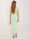 Elegantes grünes Midi-Kleid mit Raffungen