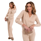 Beiges Set mit Strickjacke und weiten Hosen