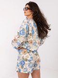 Blaue Shorts mit Blumenmuster, weitem Bein und Gürtel