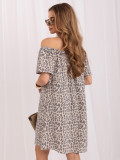 Graues Oversize-Kleid mit Animal-Print und Carmen-Ausschnitt