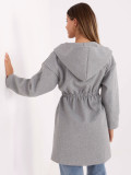 Eleganter grauer Übergangsmantel mit Kapuze und Gürtel