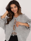 Stylischer grauer Pullover mit Bindung