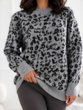 Grauer Pullover mit Animal-Print