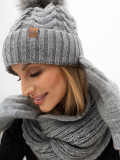 Winterset mit grauem Pompon