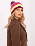 Stylische Mütze mit Streifen und Pompon