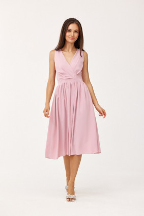 Midi-Kleid mit Wickelausschnitt und breiten Trägern in Dunkelrosa