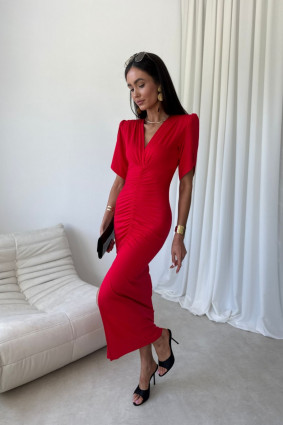 Rotes Midi-Kleid mit Raffungen und V-Ausschnitt