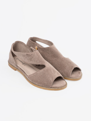 Elegante, durchbrochene flache Sandalen in Beige