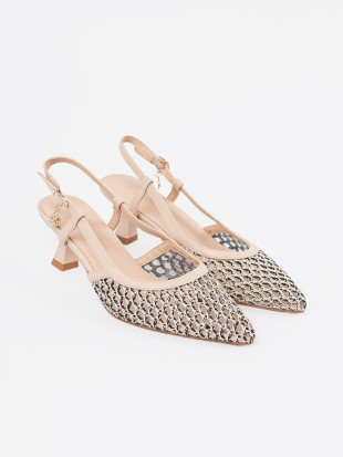 Helle beige durchbrochene Pumps mit niedrigem Absatz