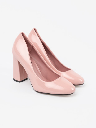 Rosa lackierte Pumps mit Blockabsatz