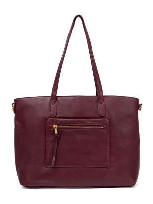 Bordeauxfarbene Tasche mit goldenen Elementen