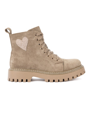 Beige Stiefeletten mit Herz und dicker Sohle